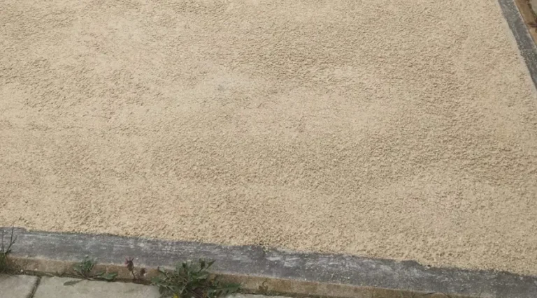 Útmutató lépésről lépésre a műfű alépítményének elkészítéséh